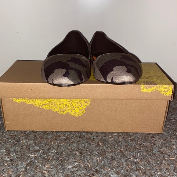 Mix No. 6 Camo Flats - Picture 5 of 7